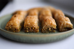 Assortiment de desserts orientaux — baklawa aux pistaches